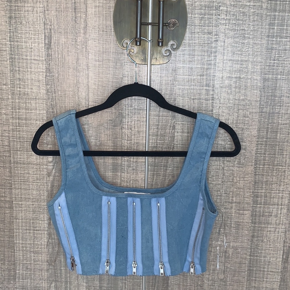 HOT & DELICIOUS CROSS THE LINE ZIPPER TOP